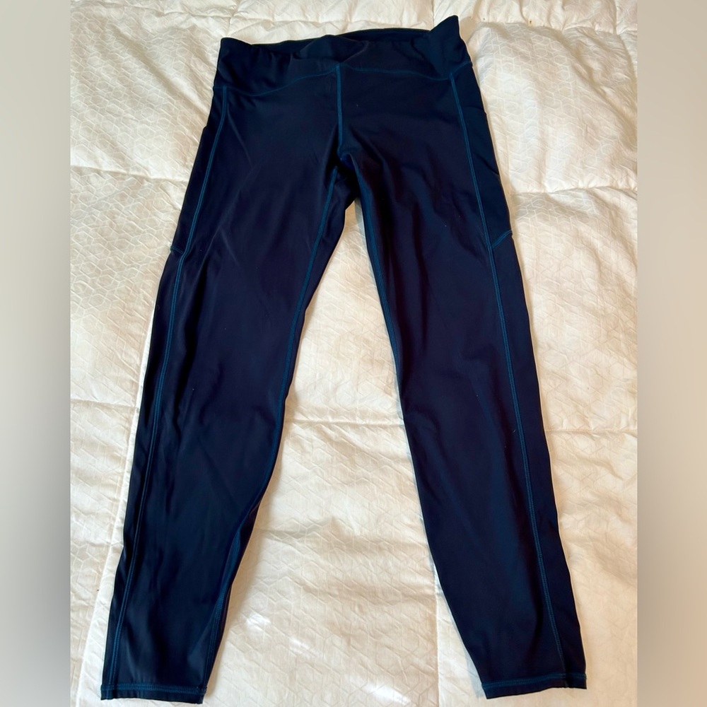 Vuori navy woman's size L leggings.